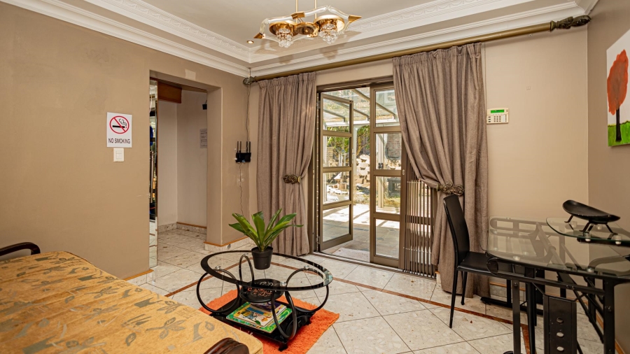 7 Bedroom Property for Sale in Plattekloof Western Cape
